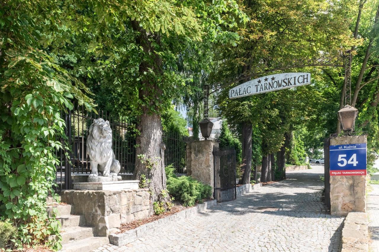 Palac Tarnowskich Hotel & Restauracja & Spa Ostrowiec Świętokrzyski Εξωτερικό φωτογραφία