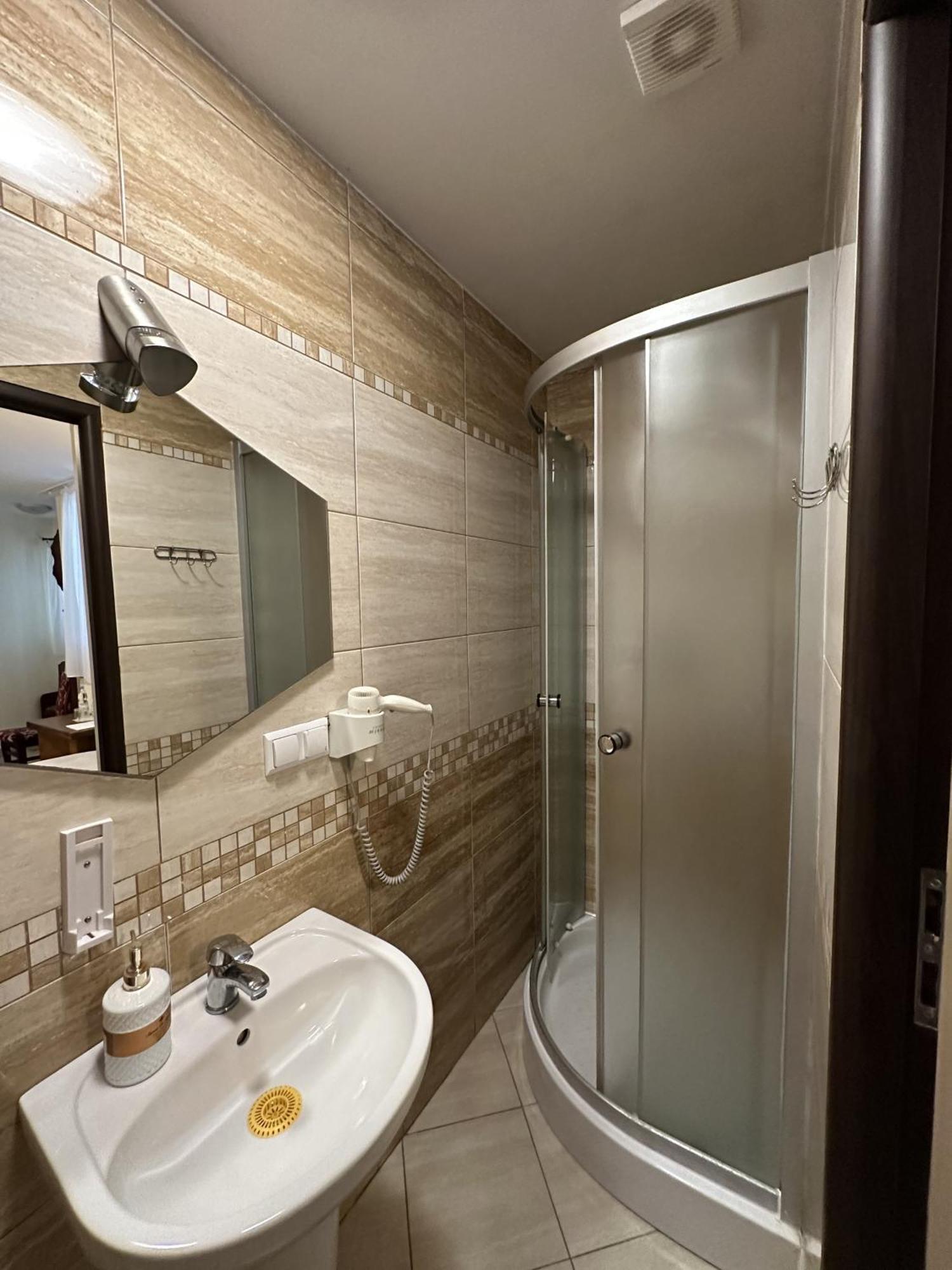 Palac Tarnowskich Hotel & Restauracja & Spa Ostrowiec Świętokrzyski Εξωτερικό φωτογραφία